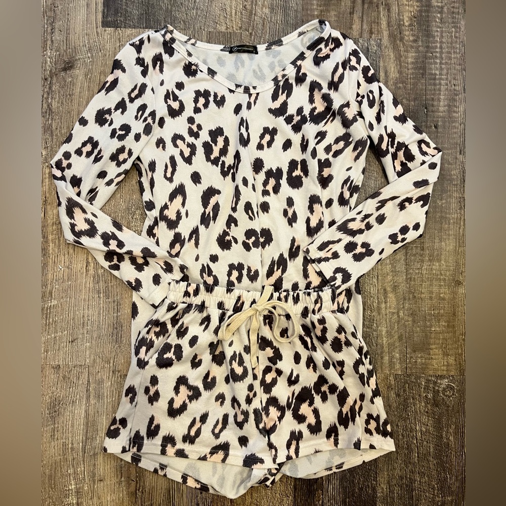 Leopard print lounge set